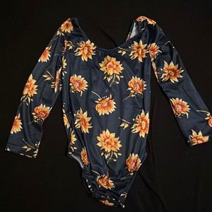 Baileys blossoms Sunflower 🌻 bodysuit 4t